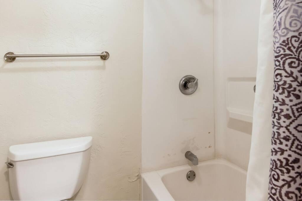 Lovely 1 Bedroom With Kitchen, Free Wifi & Parking Kapa'a Esterno foto